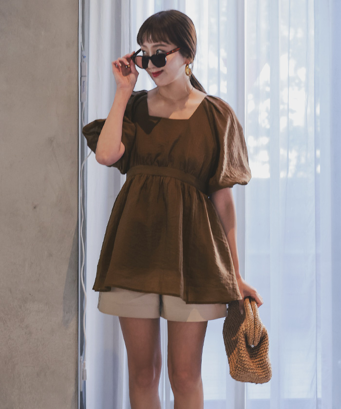 スクエアネックペプラムトップス