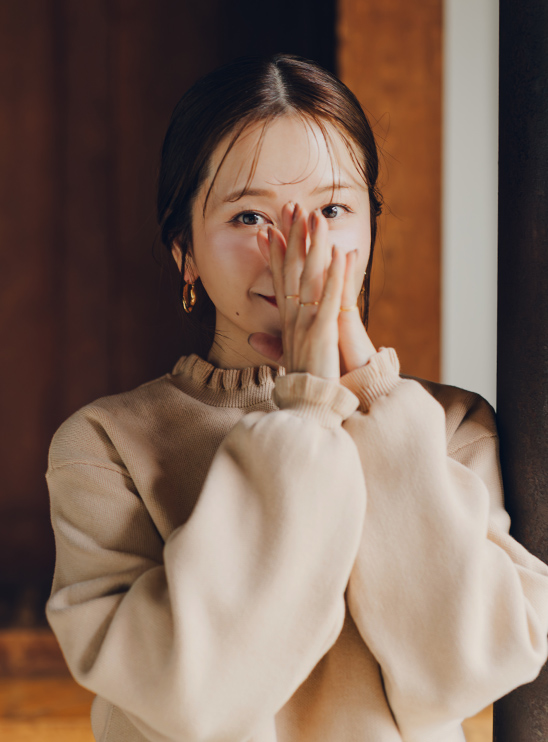 高山直子ベロアリボンニットを使用したコーデアップ