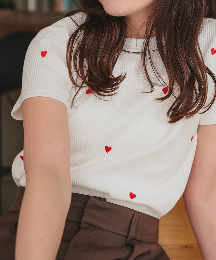 ストライプ Tシャツ 赤いハート刺繍 PLAY CDG - Unisex T-Shirt Printed Red Heart X Studs White