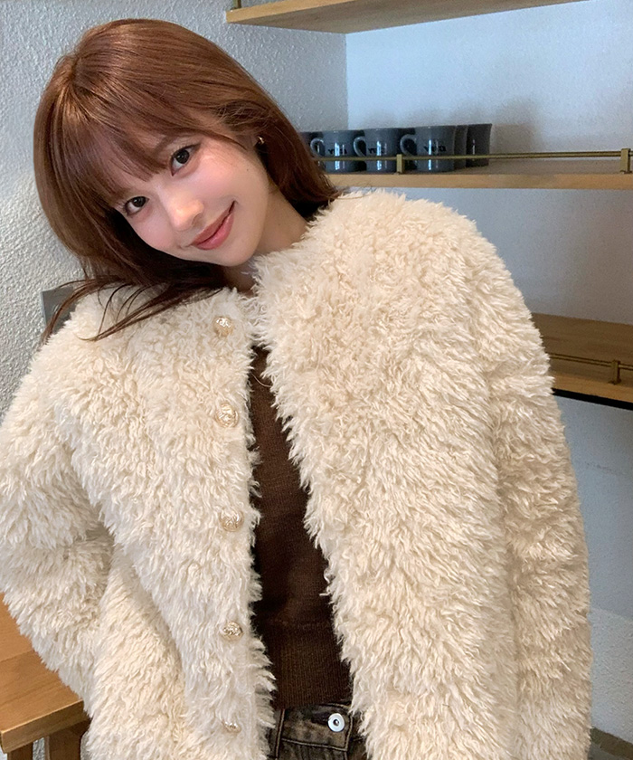 coco様エコペル▶︎フェイクファー フード コート 中綿キルティングプードルフェイクファージャケット | titivate