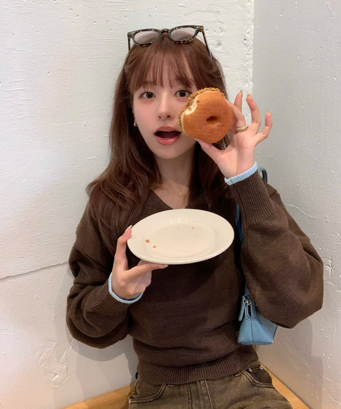 annaページです Vネックゆるっとベーシックニットトップス | titivate