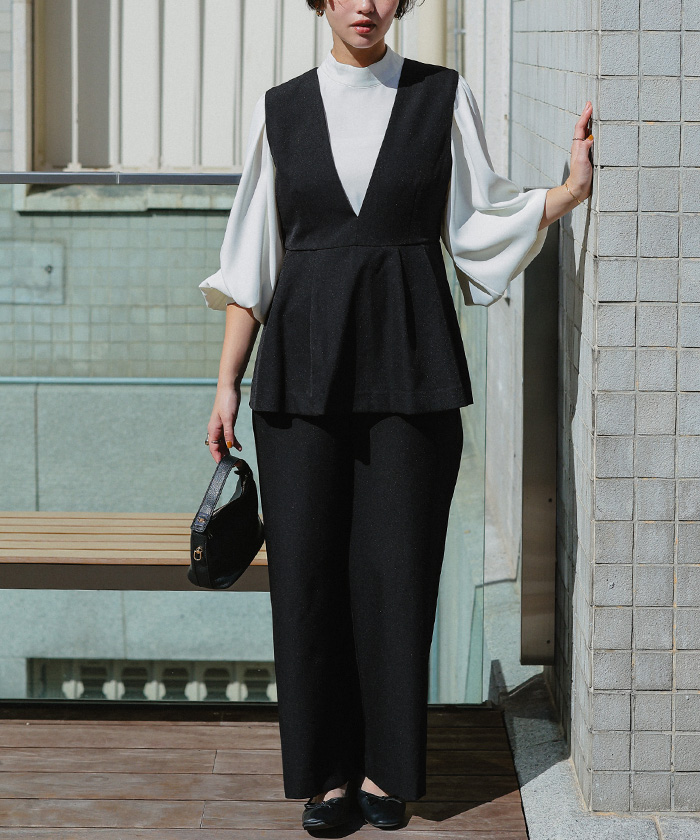 Vネックペプラムドッキングオールインワン | titivate