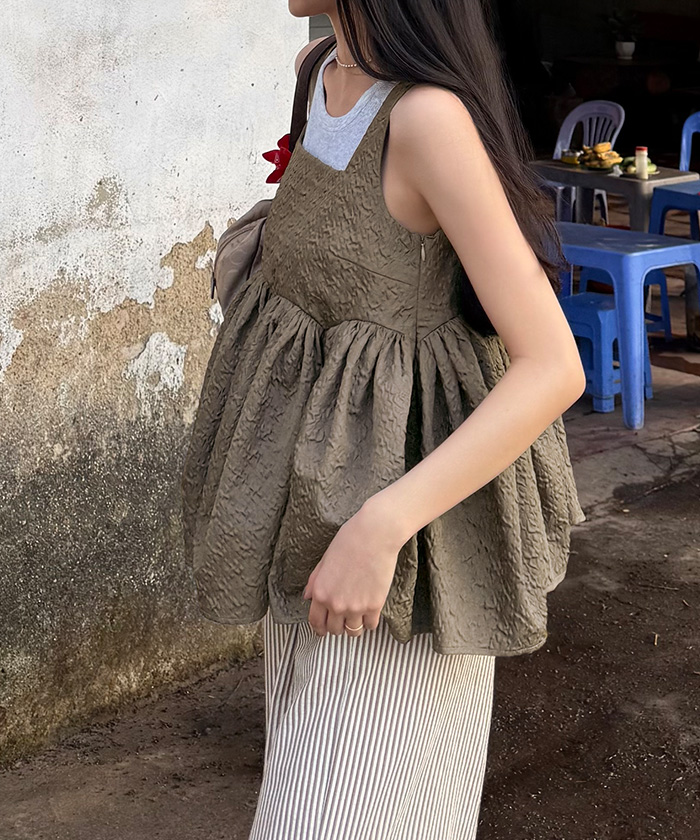 【専用】regleam プリーツペプラムトップス　ブラックSサイズ プリーツペプラムトップス｜PLEATS PEPLUM TOPSの通販｜regleam